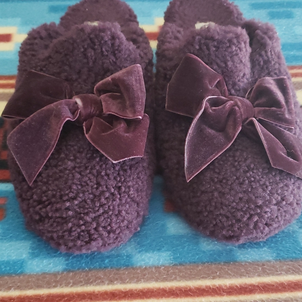 Ugg slippers size 9